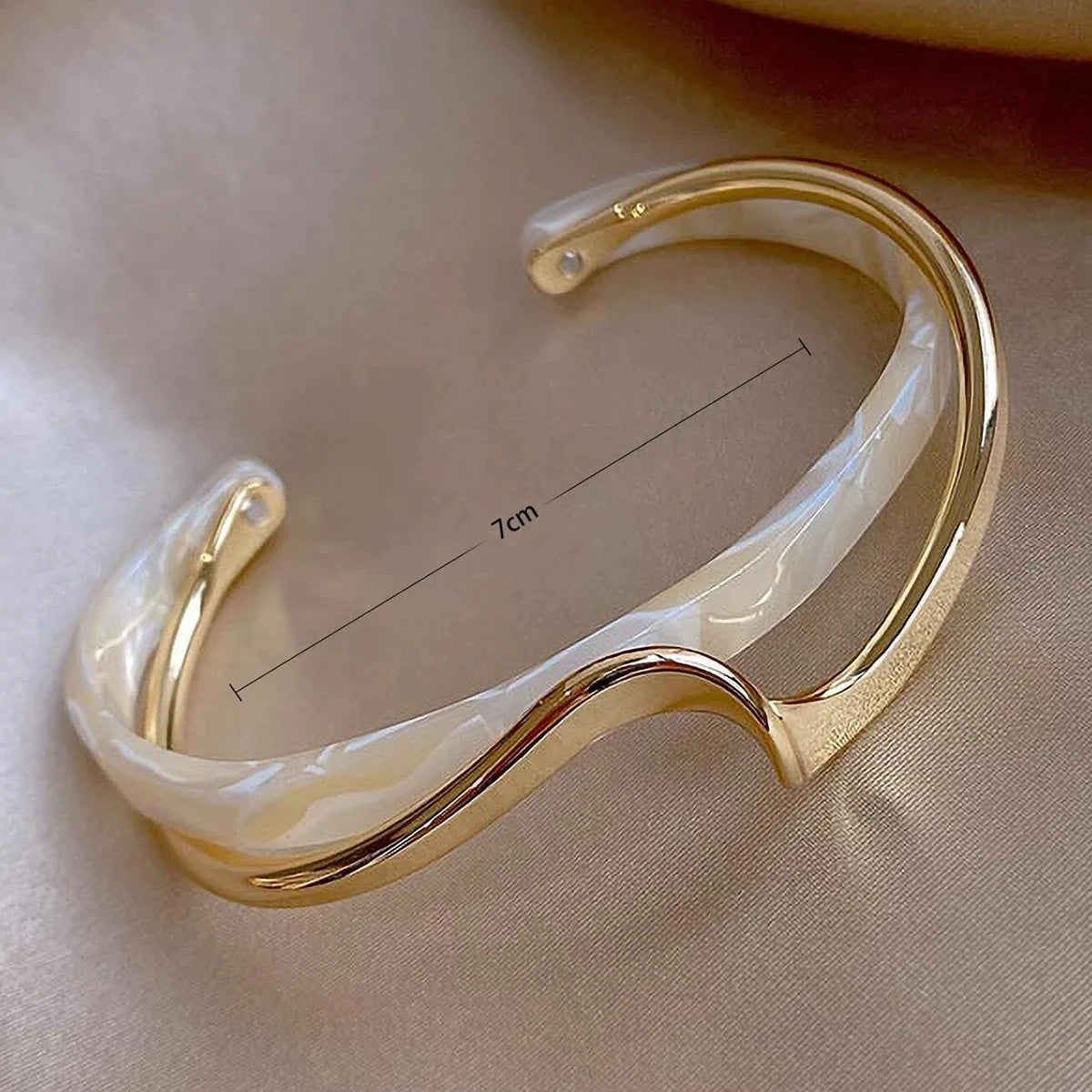 Bracelets de Luxe Dorés – Élégance, Brillance et Style
