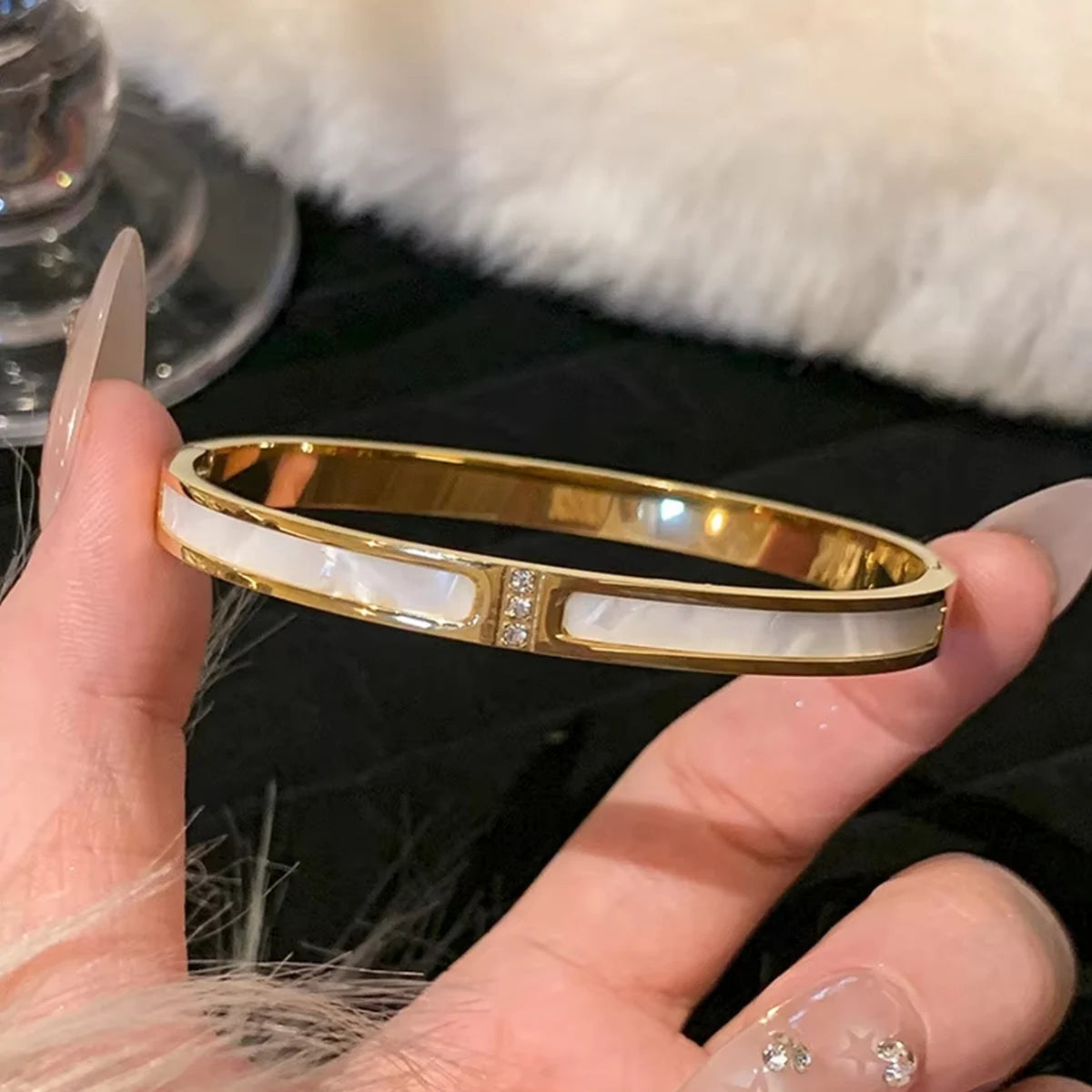 Bracelets de Luxe Dorés – Élégance, Brillance et Style