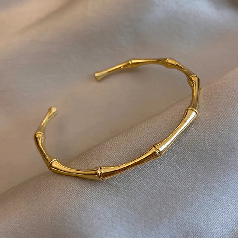 Bracelets de Luxe Dorés – Élégance, Brillance et Style
