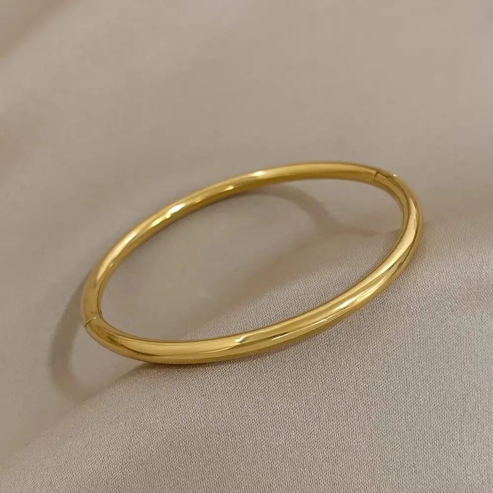 Bracelets de Luxe Dorés – Élégance, Brillance et Style
