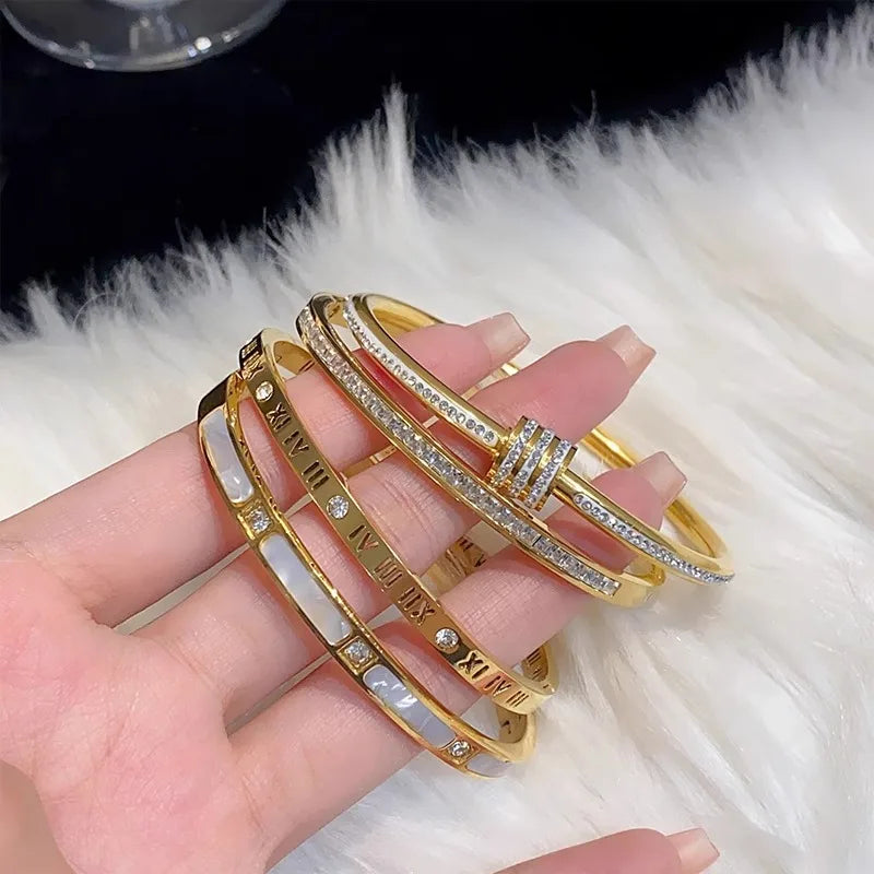 Bracelets de Luxe Dorés – Élégance, Brillance et Style