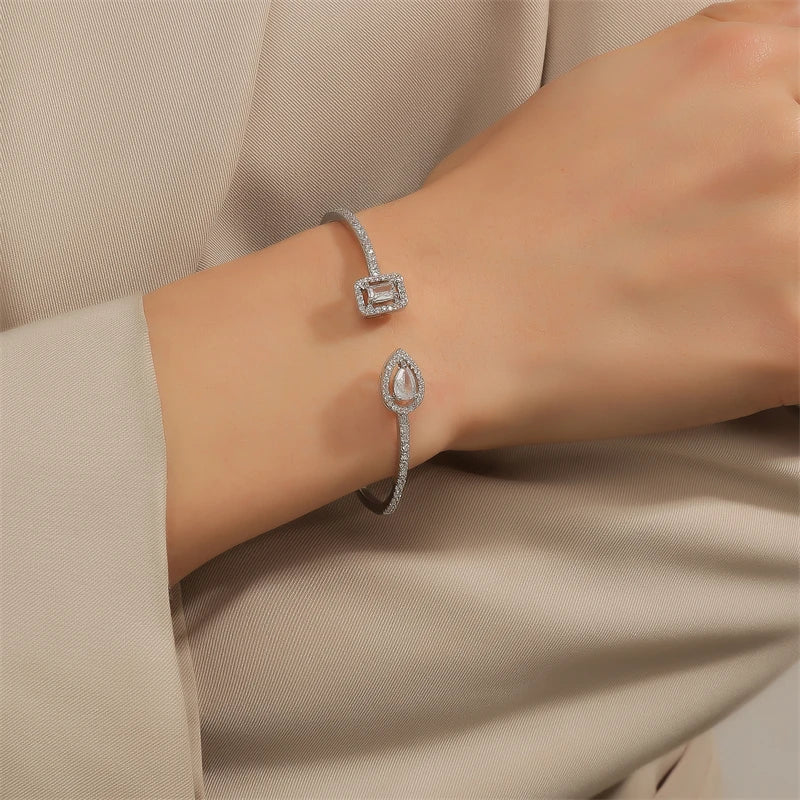 Bracelet Éclat Royal™ – Élégance Dorée & Éclats de Lumière