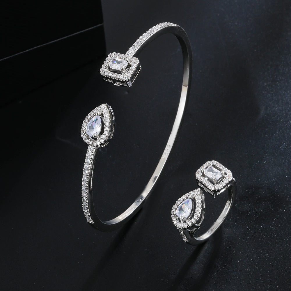 Bracelet Éclat Royal™ – Élégance Dorée & Éclats de Lumière